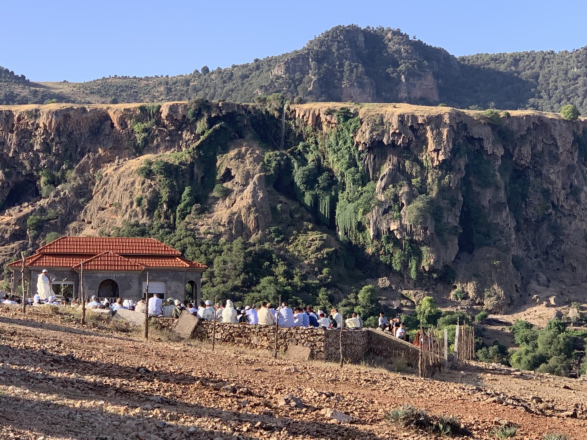Village de Zaouiat Ifrane et paysage du Moyen Atlas